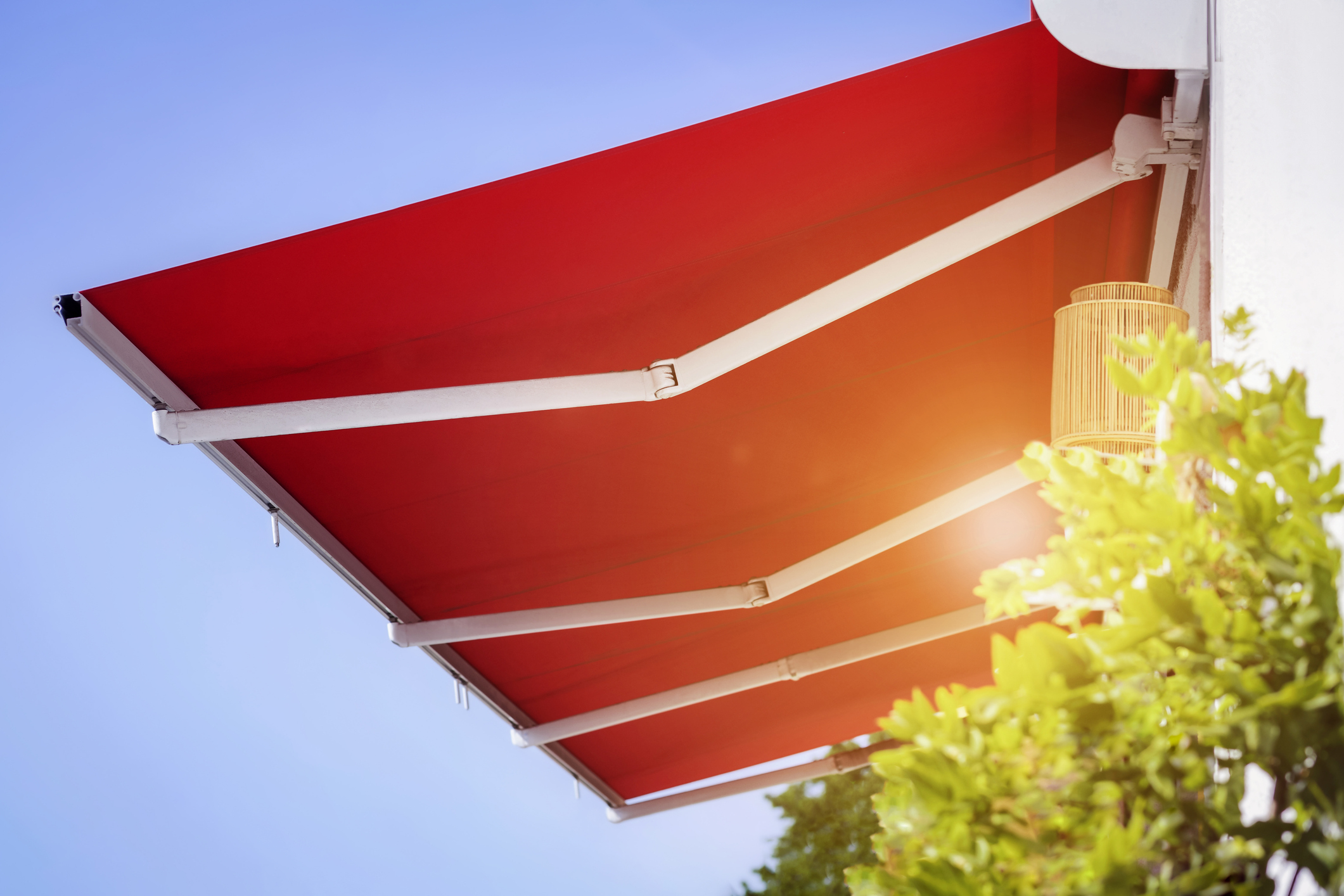 How Retractable Awnings Impact Energy Efficiency and Comfort in the Home